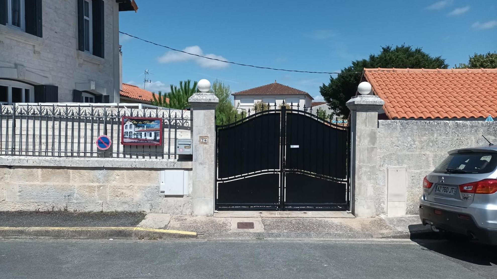 Le Clos Des Passiflores Пон Екстер'єр фото
